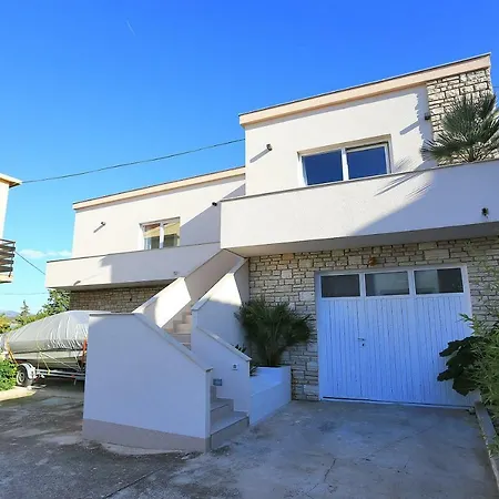 Tina * Betina (Sibenik-Knin)